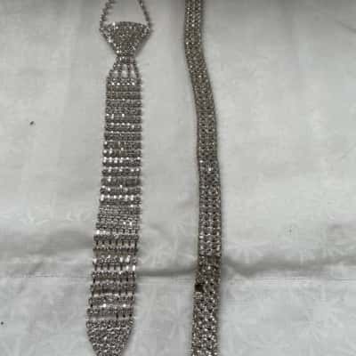  Women’s COSTUME SPARKLY diamanté Necklace’s x 2