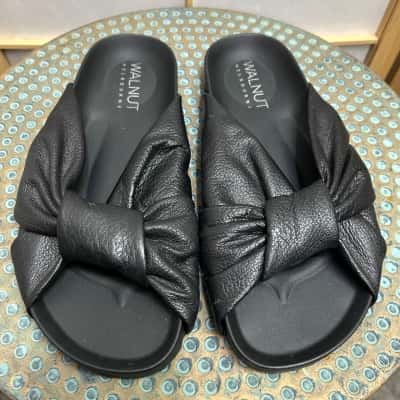 WALNUT MELBOURNE Women’s  Size 37 Pixy Leather Slides Black   RRP: $130AUD