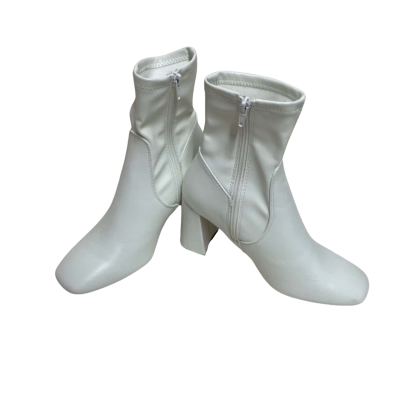 Betts Womens  Size 7 White High Top Boots 