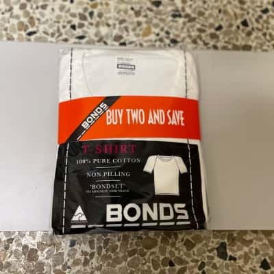 Brand New - Bonds Mens T-Shirts - Size 18 (Fit Chest 100cm)