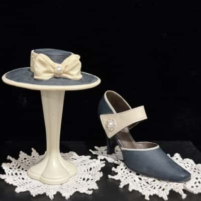 Porcelain shoe hat stand and doilies 