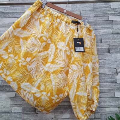 Decjuba Womens  Size M Floral Top / Off-the-shoulder Top Floral / White / Yellow 