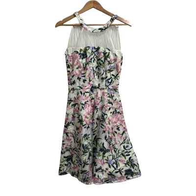 Review Women’s Size AU8 Floral Lace Dress 