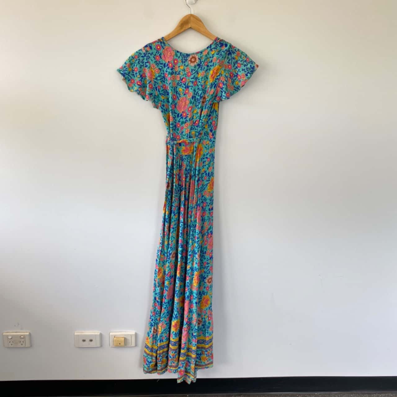 HELLO MOLLY Blue Floral Short Sleeve Wrap Maxi Dress Size 6 / XS (s) - Used  As New | Salvos Stores