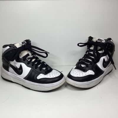 Nike dunk high up “Panda” - Size 6 us