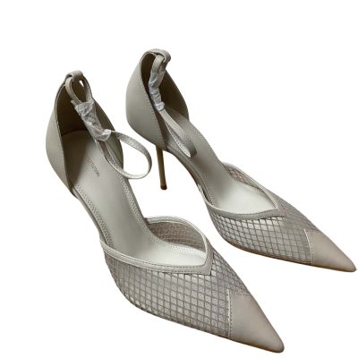 Pretty Little Thing Womens  Size 7 Grey 