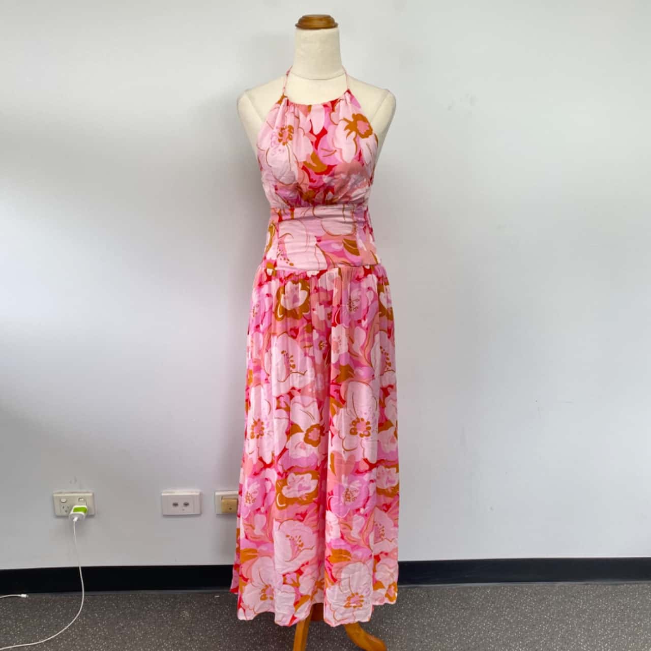 strapless open back dress Clarice Chiffon Midi Dress in Kimmie Floral Pink main image 1