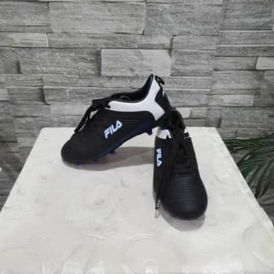Fila soccer boots Kids  Size 5 us Shoes Black  / Blue / White 