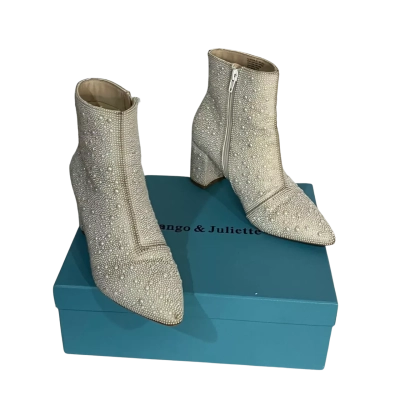 Django & Juliette  Womens  Size 5 White Boots