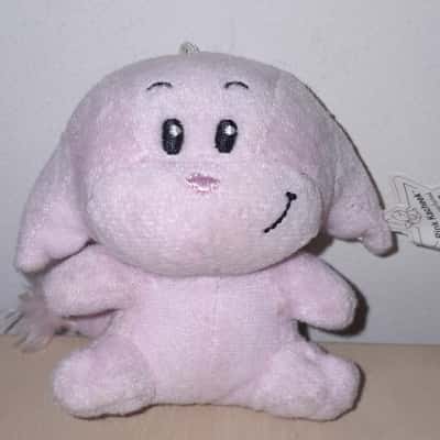 2005 Neopets McDonald's Small Plush Pink Kacheek