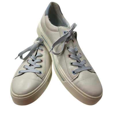  Women’s Ara Sneakers, size 9