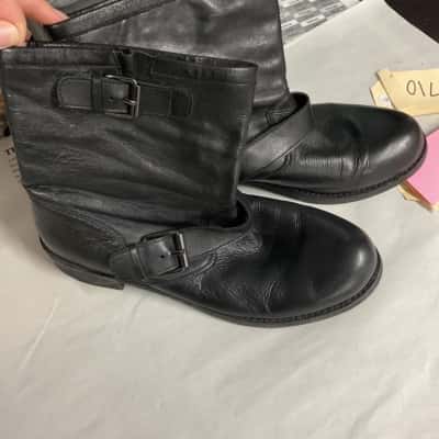 Women’s black leather ankle boots size 39