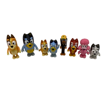 Bluey and Family Bundle, with 8 figures and 14 mini books.