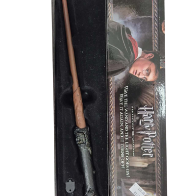 Harry Potter's Wand With illuminating Tip. 