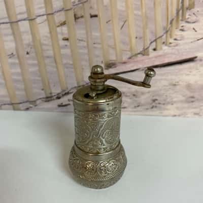 Traditional Turkish Pepper & Spice Grinder