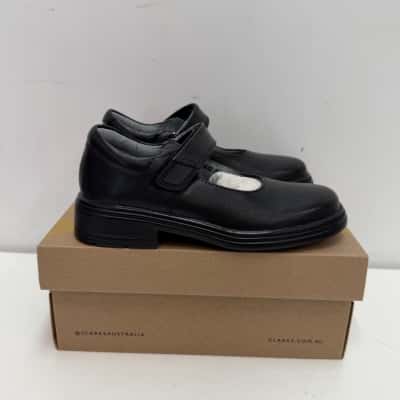 NEW - Clarks Indulge Junior School Shoes - Size 11 E