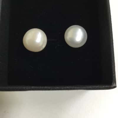 Freshwater Button Pearls RRP: $200