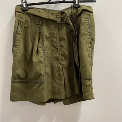 Dries van Noten Size 40 NEW WITH TAGS, SILK shorts