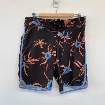 Quicksilver Black Hawaii Floral Boardshorts Size 30