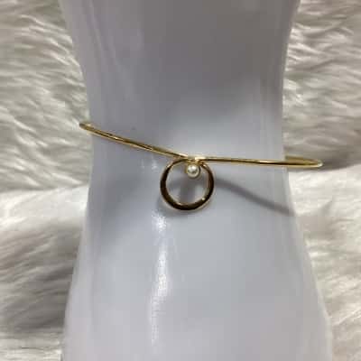  Women's Gold Tone Bangle 