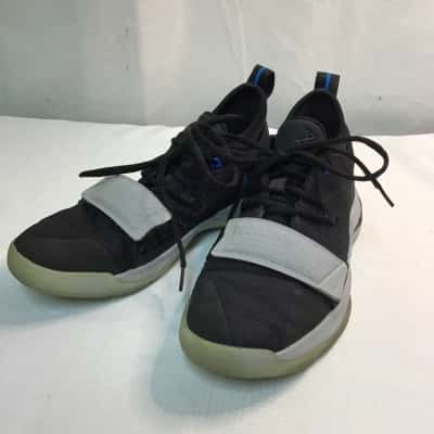 Nike Kids  Size 7 / Youth Black  Sneakers 