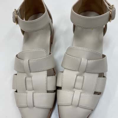 Bared  Womens  Size 37 Bared Flat Sandals 