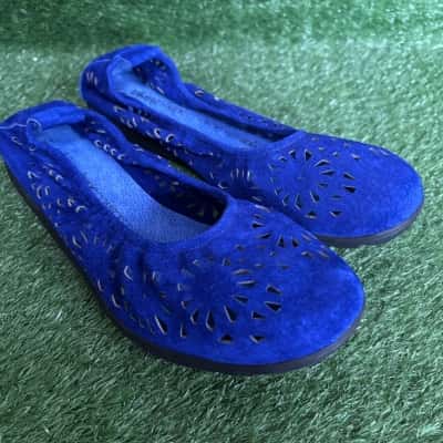 Taking Shape Royal Blue Cut Out Shoes Size 41