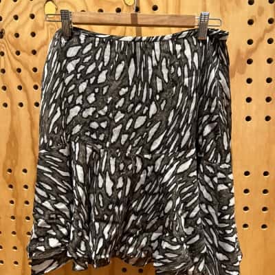 Sass & Bide Womens  Size 8 animal print Mini Skirt 