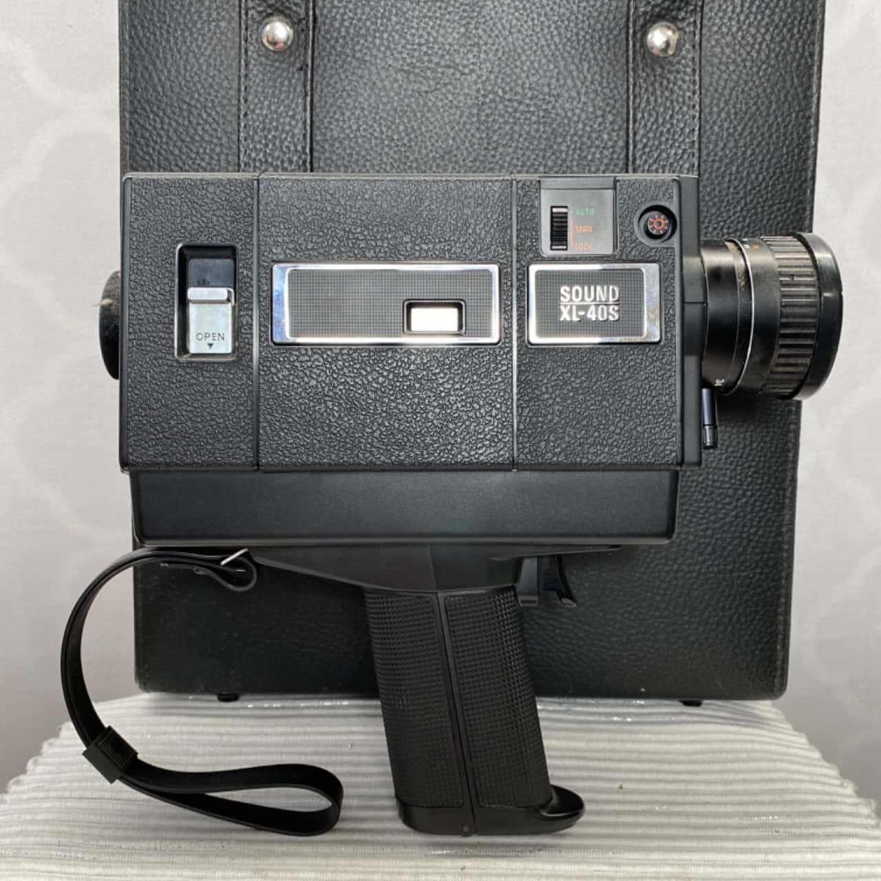 Vintage SANKYO Sound XL-40S Super 8 Movie Camera + Case(s)