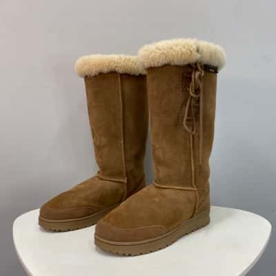 UGG Wild Goose Sheepskin Boots Men’s Sz 8, Women’s Size 10
