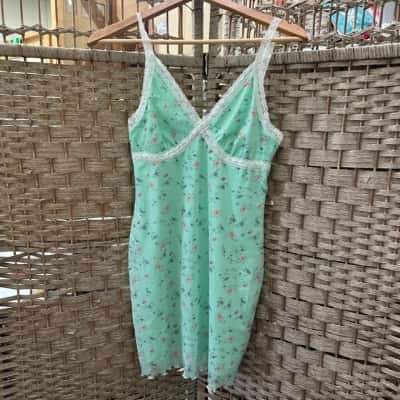 LUCK \u0026 TROUBLE Size 12 Floral Mini Dress Green (s)