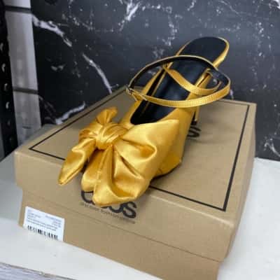 ASOS  Size 5 UK Gold satin heels new 