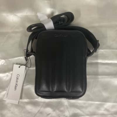 Women’s Calvin Klein Messenger Bag Black  