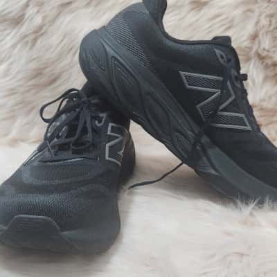  Unisex  Size 11.5 Running shoes