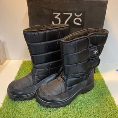  Mens  Size 42 snow boots 
