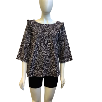 Brand New Blue Illusion Womens  Label Size Size 3L Patterned Top Black / White
