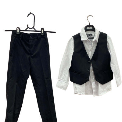  Boys 3 piece   Size 5 Pants / shirt/ waistcoat  