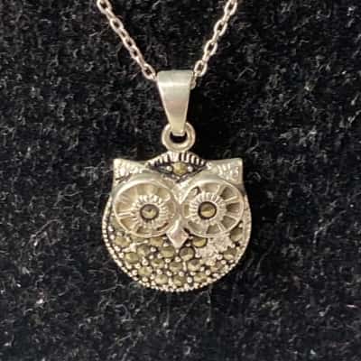 Sterling silver chain and owl pendant 