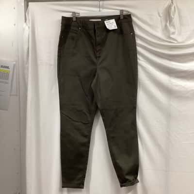  Womens  Size 16 Olive 