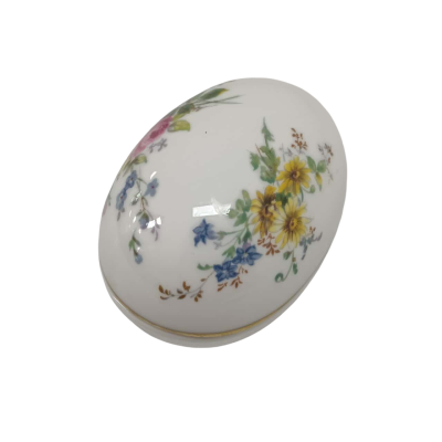 Royal Doulton Bone China Floral Egg Trinket Box – Elegant Collectible Gift Idea #RoyalDoulton #BoneChina #TrinketBox #FloralDecor