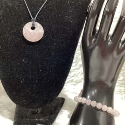  Womens Beaded Bracelet / Pendant Black  / Pink  