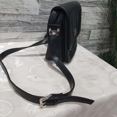 Mondani New York Womens Cross Body Bag Black  