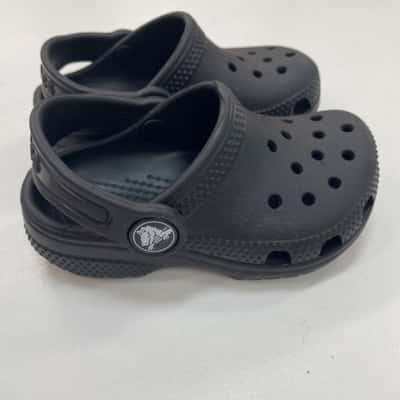 Crocs Kids  Size 6 Black  