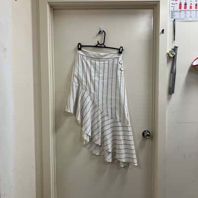 Country Road Women’s Asymetric Skirt Size 6 RRP $230