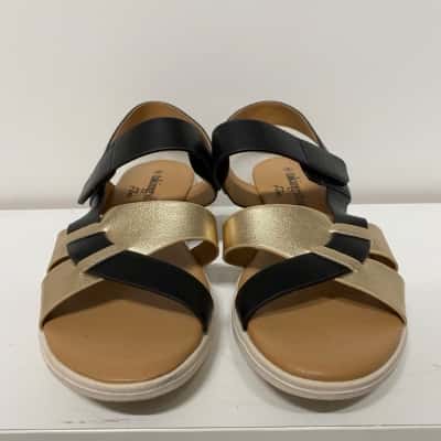 Taking Shape Womens  Size 40 Sandals Black  / Gold / White 