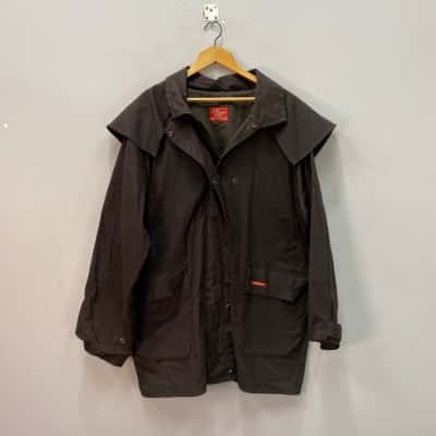 R.M. Williams Longhorn Oilskin Coat Unisex  Size M Brown 