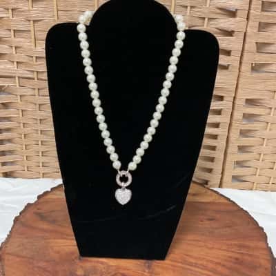 Women’s BNIB Avon Gloria Pearlesque Heart Charm Necklace Vintage Retired Gift Birthday Wedding 