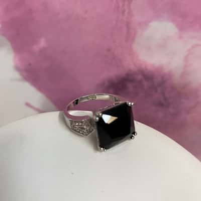 Sterling silver 925 gorgeous ring 