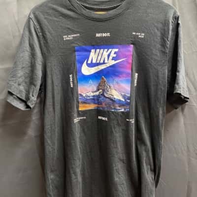 Nike Mens  Size M Black Tee