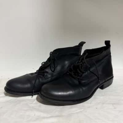 Eos Womens  Size 8 Boots Black  